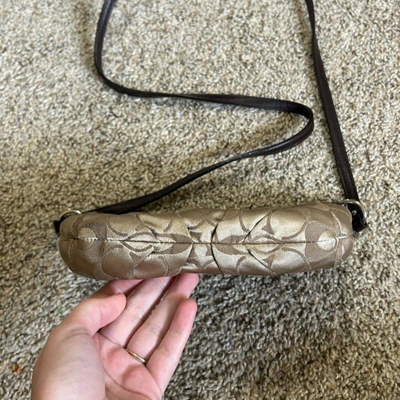 Coach Canvas Monogram Travel Preppy Tan Brown Zip Up Minimalist Y2K Baguette - Picture 5 of 12